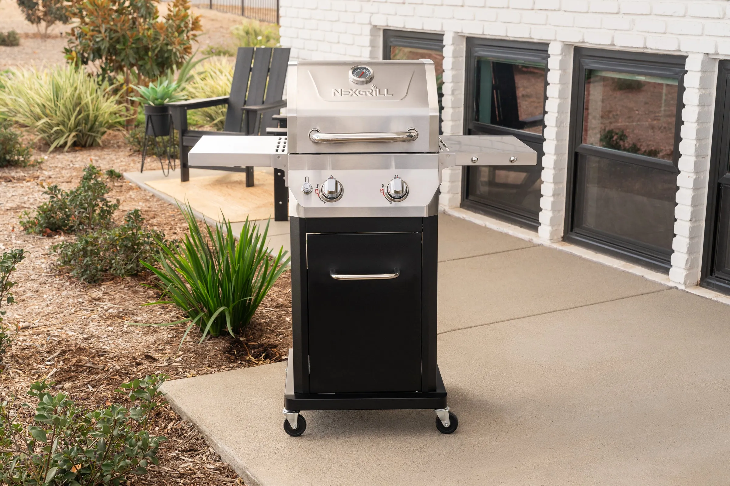 2-Burner Gas Grill in Black