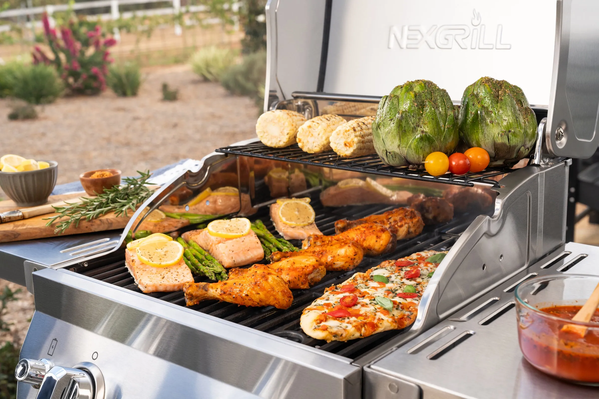 2-Burner Gas Grill in Black