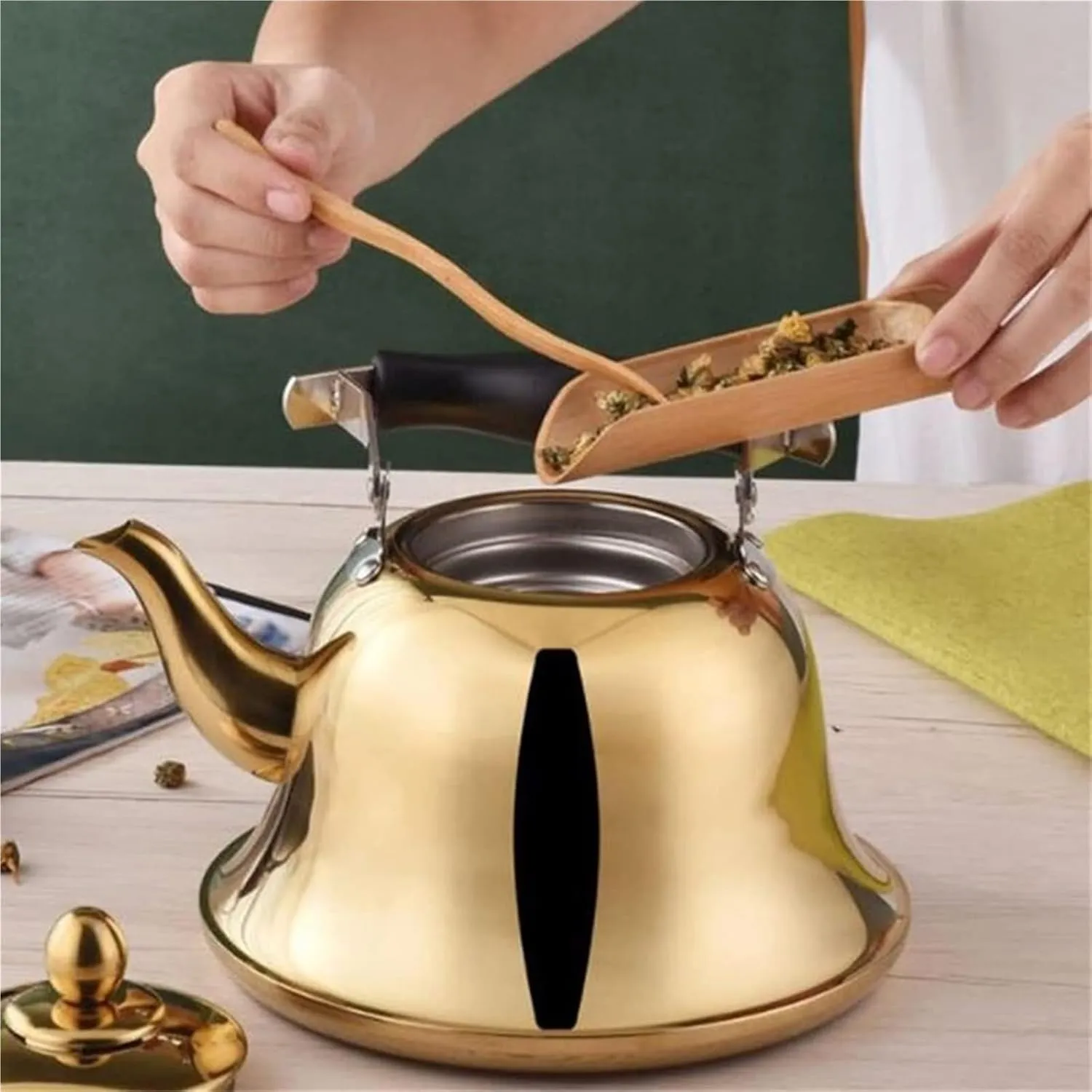 Camping Teapot, Tea Kettle stovetop, 2.1 Quart 304 Stainless Steel Whistling Teapot with Infuser - Elegant Kettle for Stove Top Brewing