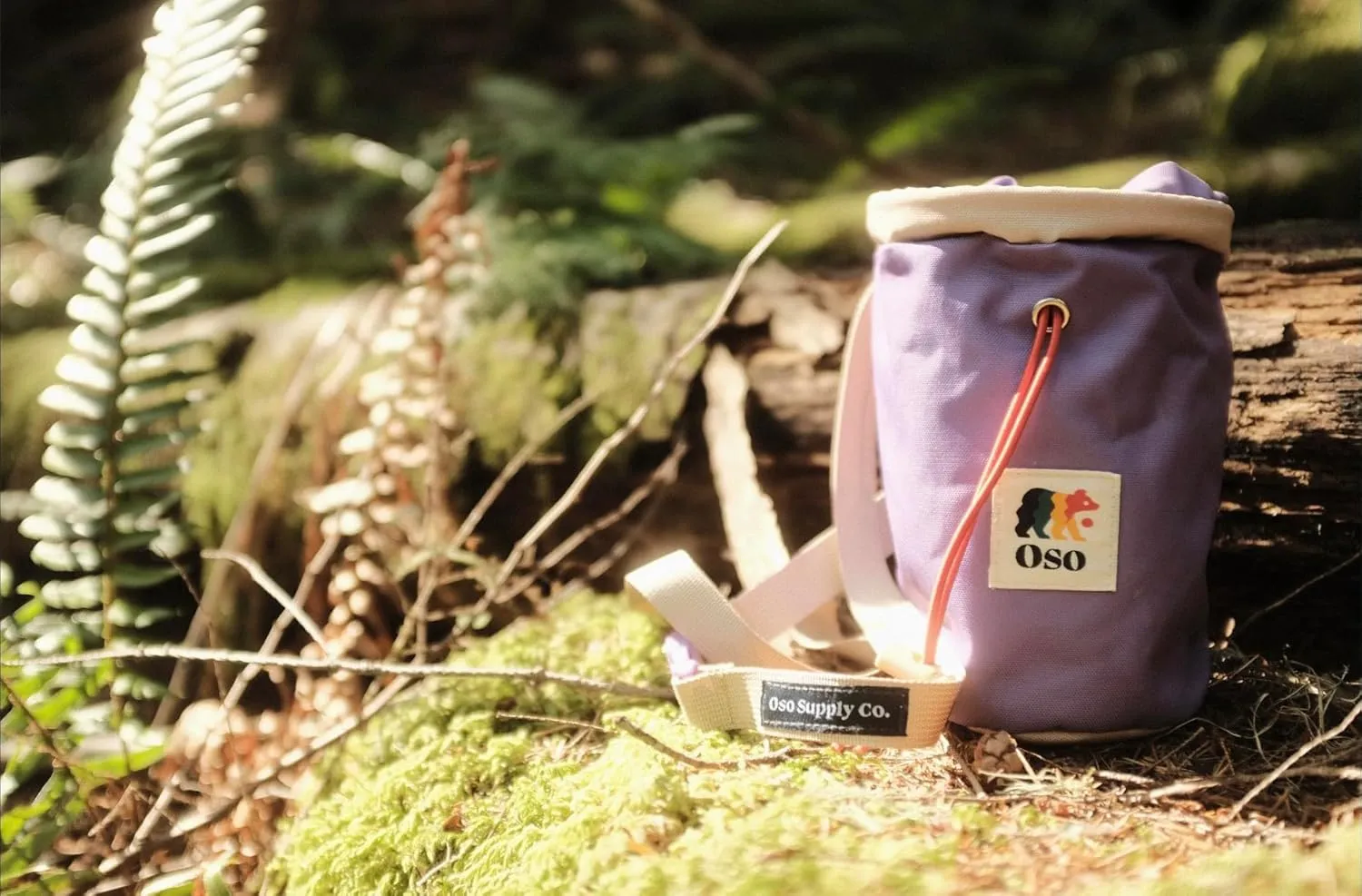 Classic Chalk Bag for Rock Climbing, Bouldering Chalk Bag Bucket with Quick-Clip Belt, Zippered Pockets and Pouch - Perfect Indoor/Outdoor Rock Climbing Gear Equipment