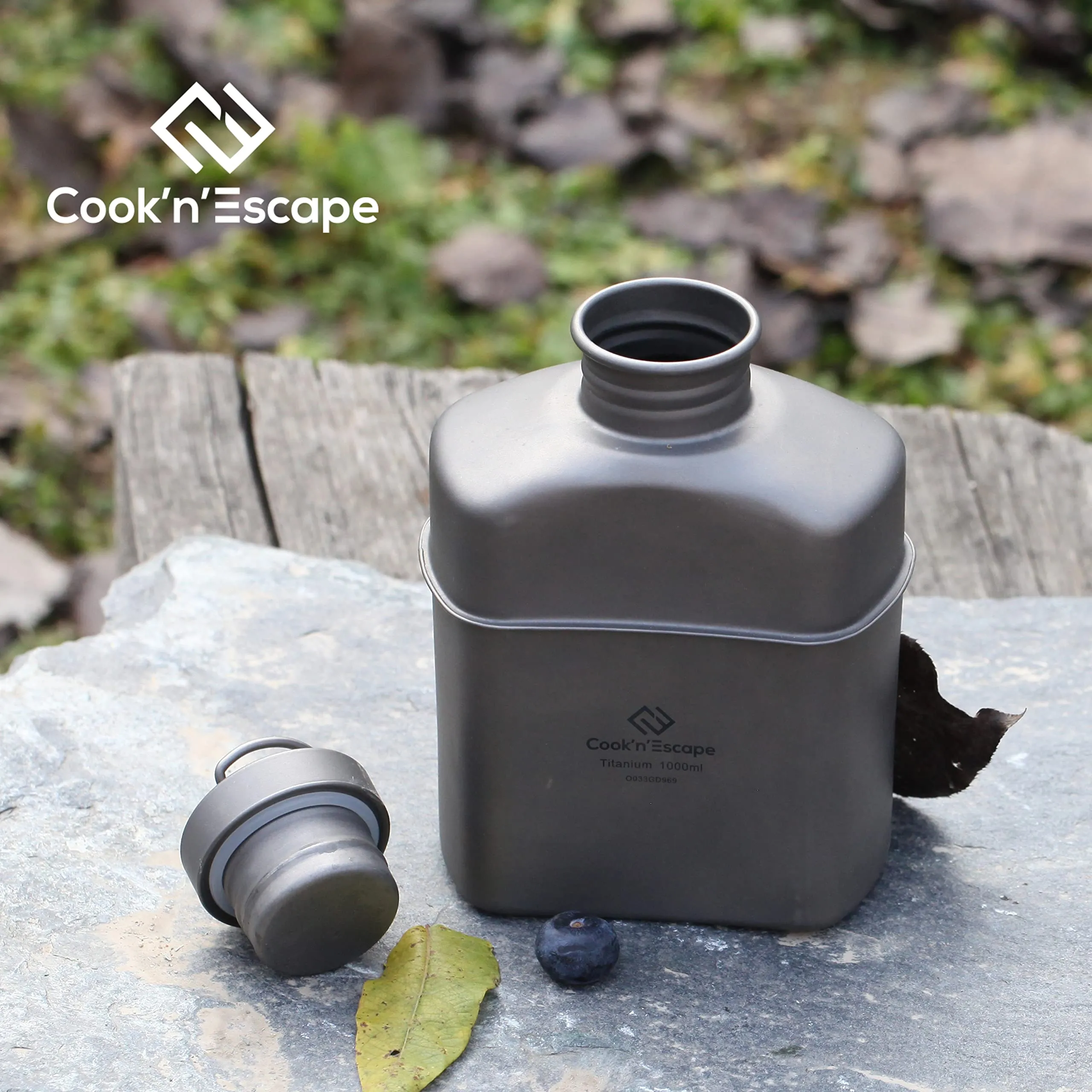 Cook'n'Escape Titanium Canteen, 3.3 gal (1 L)