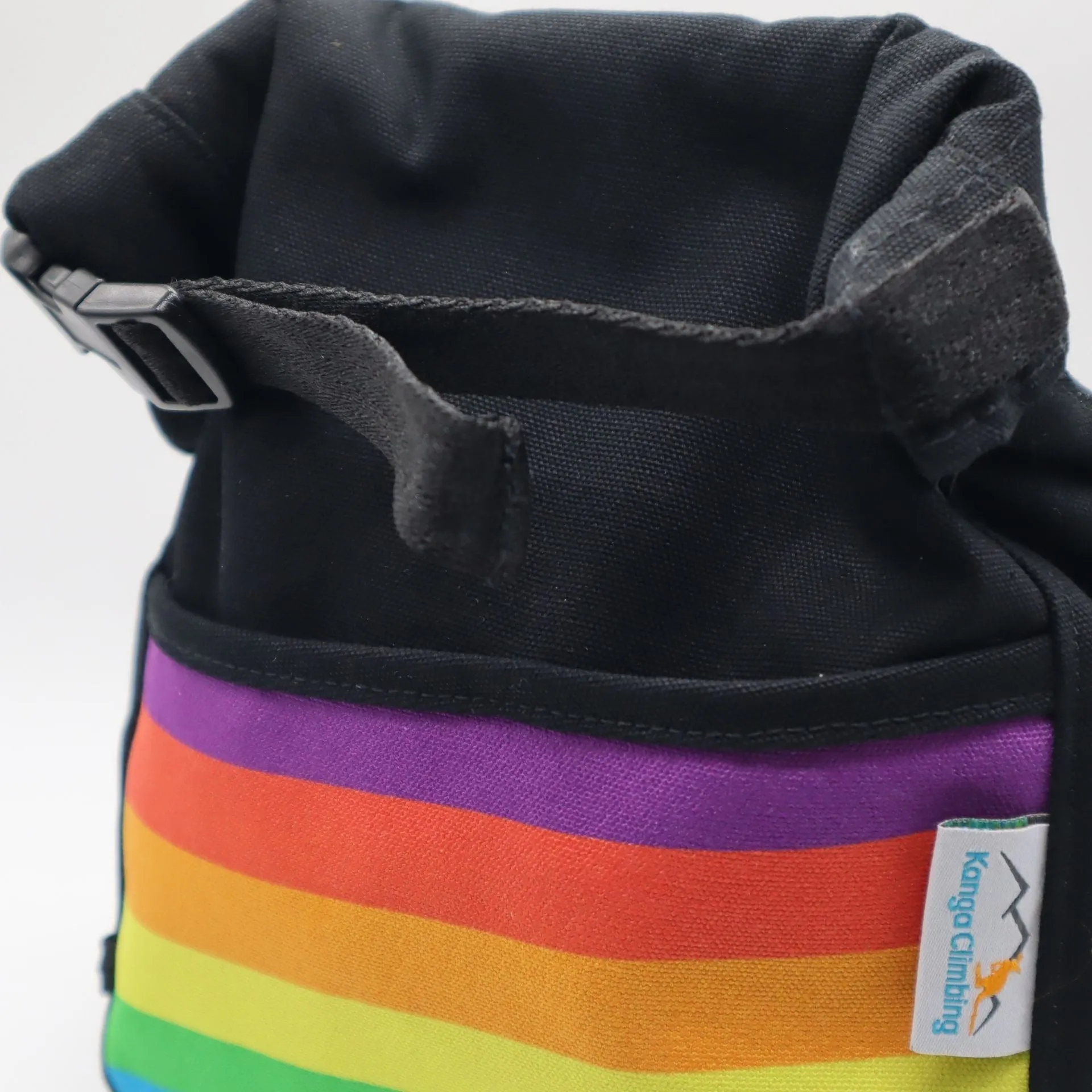 Kanga Climbing Chalk Bucket - Rainbow