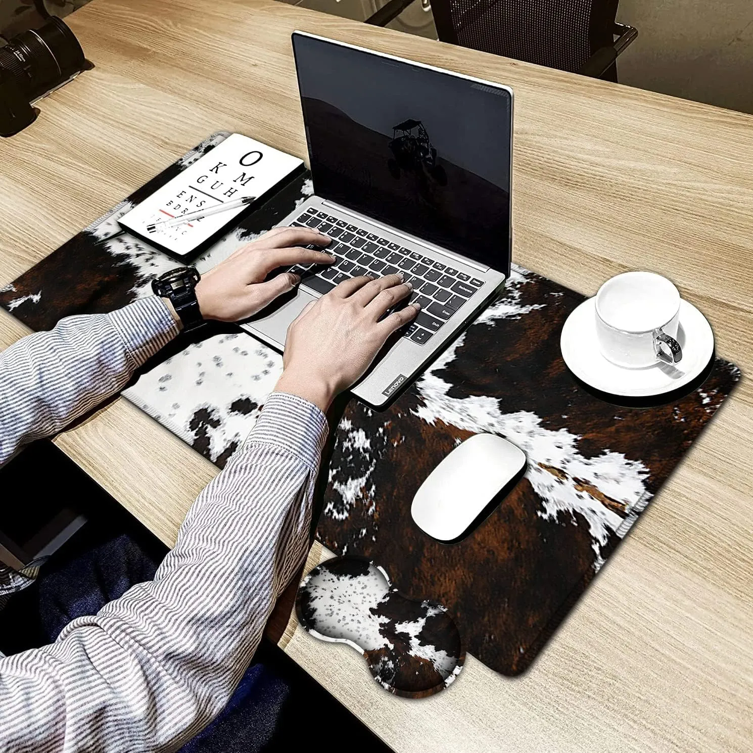 Large Gaming Mouse Pad, 31.5x11.8 in Extended Computer Mouse Mat with Non-Slip PU Base, Ergonomic Memory Foam Keyboard Wrist Rest, for Work & Gaming, Black and White Cow Fur Office Desk Pad