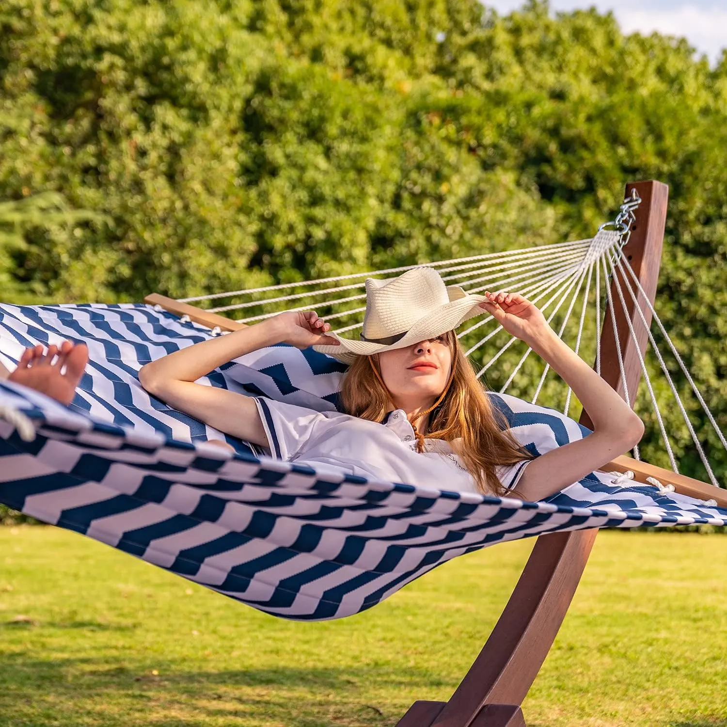 Lazy Daze Hammocks 12 FT Double Quilted Hammock with Spreader Bars and Detachable Pillow, 2 Person Hammock for Outdoor Patio Backyard Poolside, 450 LBS Weight Capacity, Blue Chevron Stripe