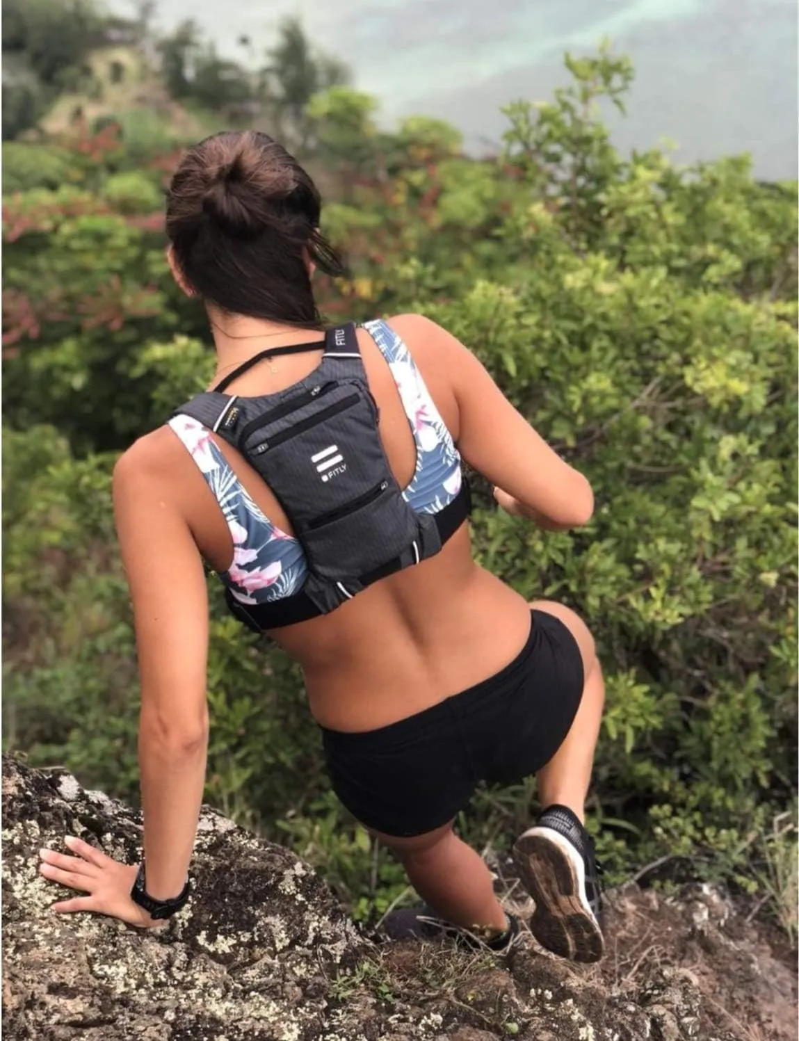 Minimalist Running Pack - Running Backpack Phone Holder, Storage, Thoracic Belt - Carry Personal Items - Running Gear for Men & Women - Lightweight Running Water Backpack