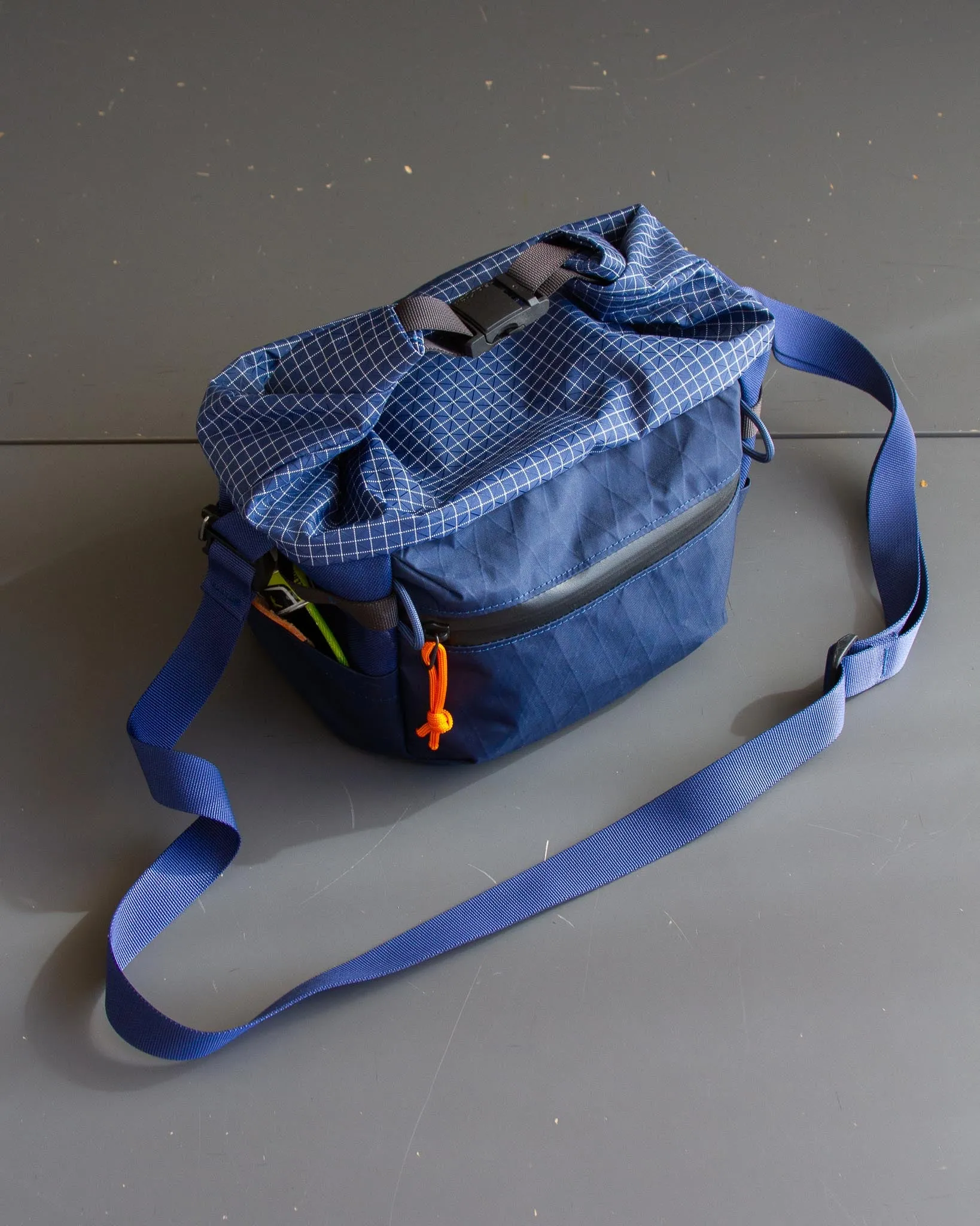 Navy Blue Chalk Bucket V1