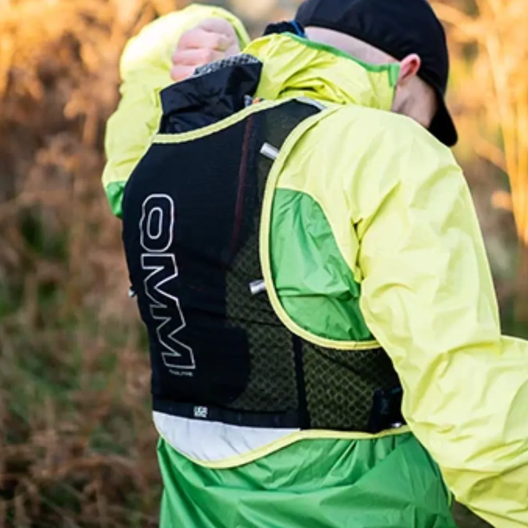 OMM Trail Fire Vest   2 x 350ml Flexi Flask