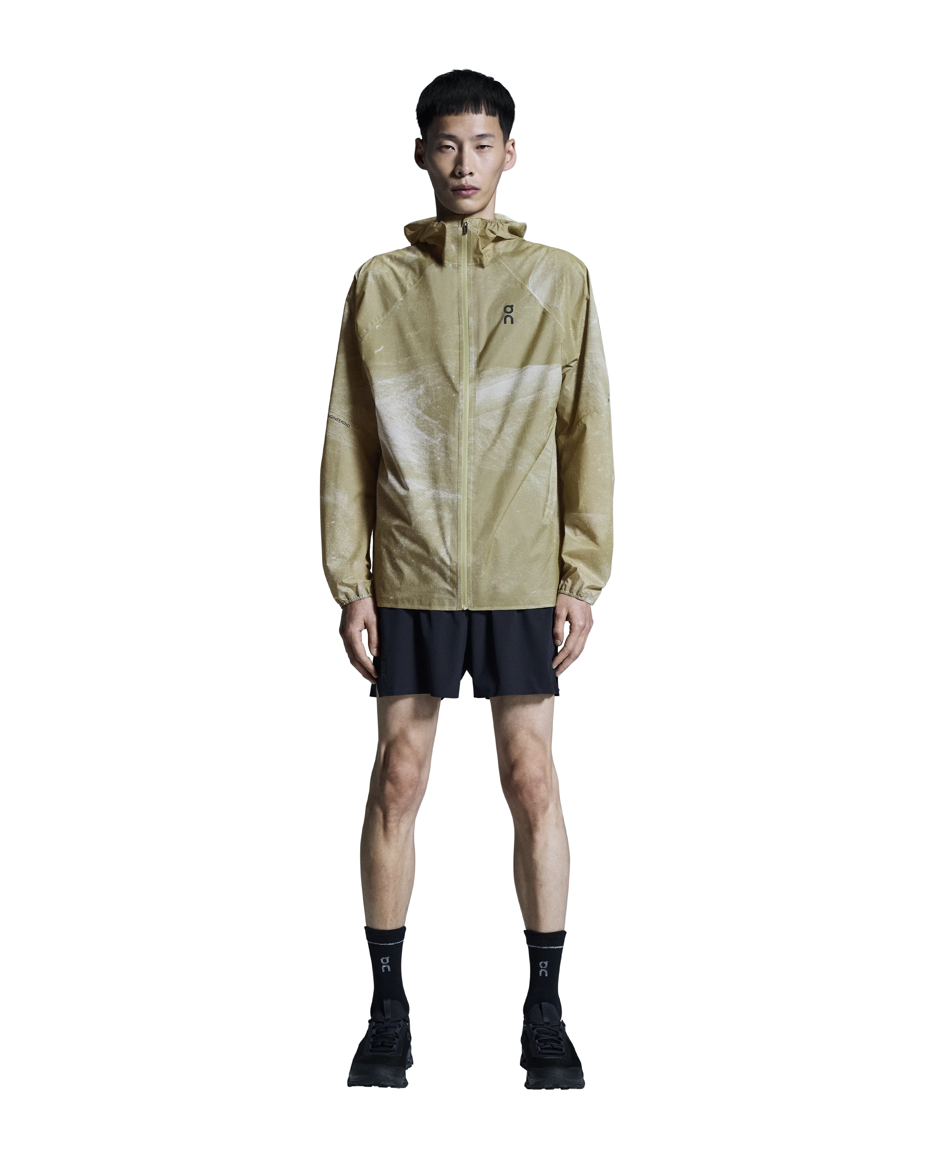 On Men's Ultra Jacket White / Caper