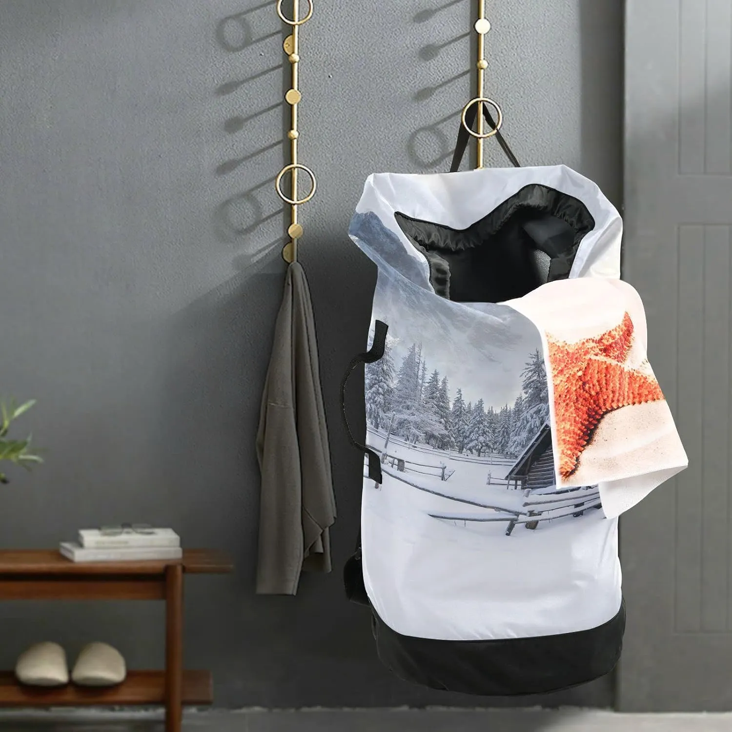 Oyihfvs The Old Farm in The Mountains Foggy White Snow Winter Morning Backpack Laundry Bag, Laundry Backpack with Shoulder Straps, Waterproof Nylon Clothes Hamper Bag for Men Women Yoga Backpack