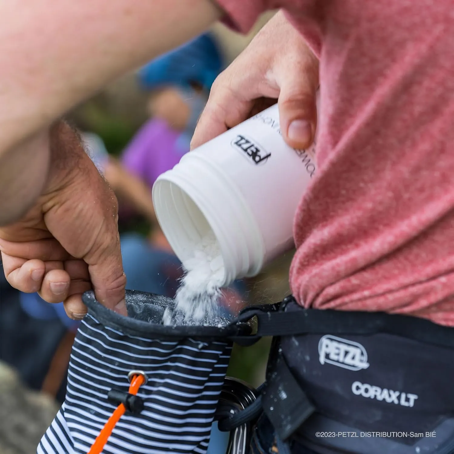PETZL BANDI Chalk Bag - Round Chalk Bag for Gym, Sport, and Trad Climbing
